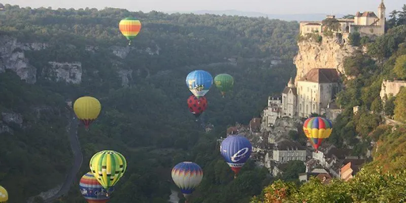A Deux Pas De St Cirq Lapopie , Gite Des Murets De L'Isa Esclauzels Holiday home