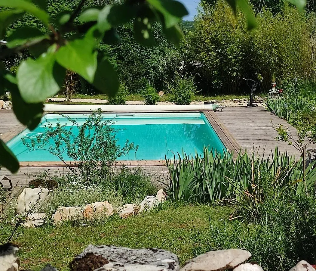 A Deux Pas De St Cirq Lapopie , Gite Des Murets De L'Isa Esclauzels Holiday home