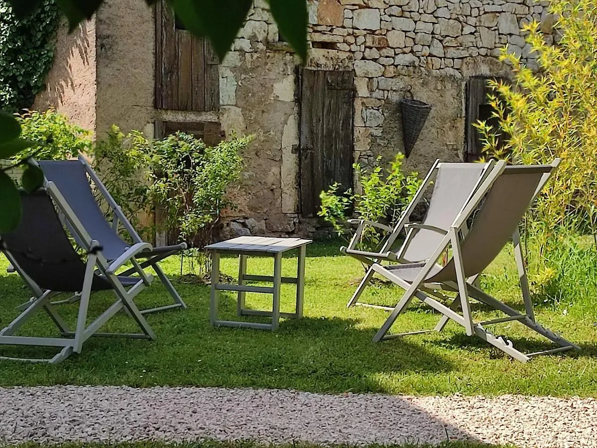 A Deux Pas De St Cirq Lapopie , Gite Des Murets De L'Isa Esclauzels 0*,  France