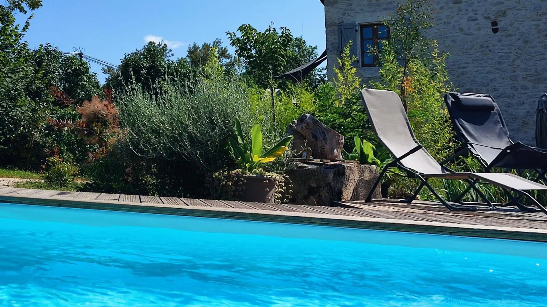 A Deux Pas De St Cirq Lapopie , Gite Des Murets De L'Isa Esclauzels